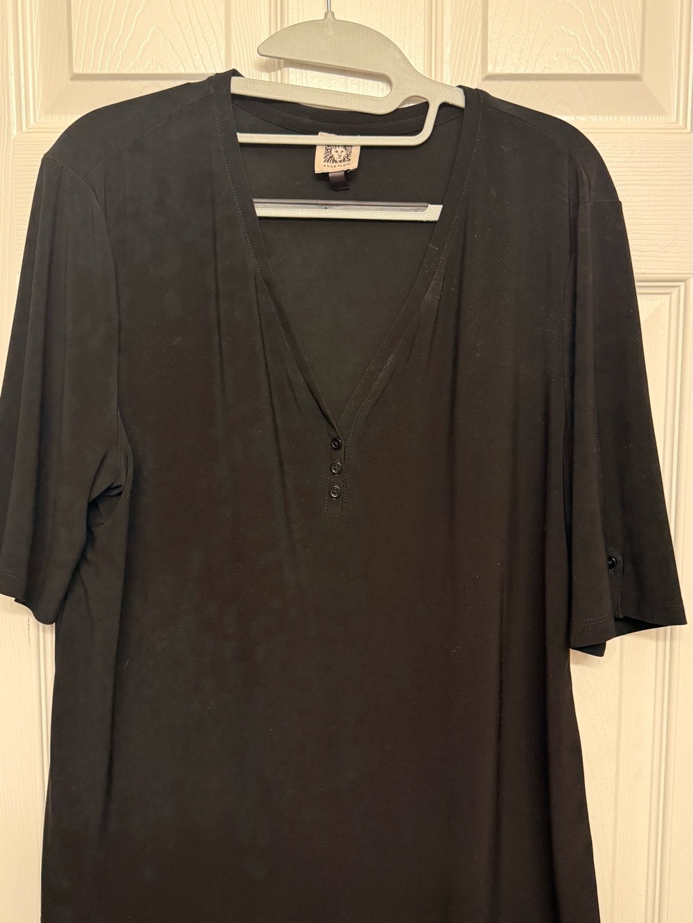 Anne Klein Black V-Neck Three-Button Tunic